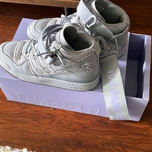 IVY PARK mid forum Rodeo Collection